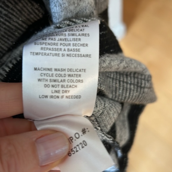 Tribal Scoop Neck V back Striped Black Gray Silver Soft Metallic Knit Sweater XL - Picture 8 of 8